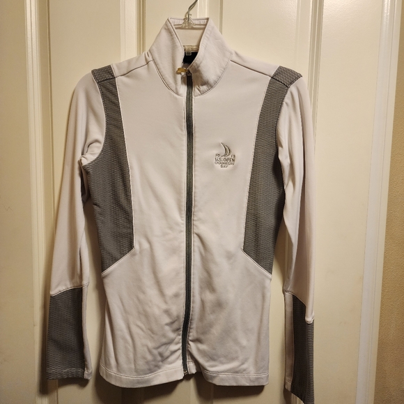 Item #:54 Under Armour Color: White with gray accent Size: S - Picture 1 of 4